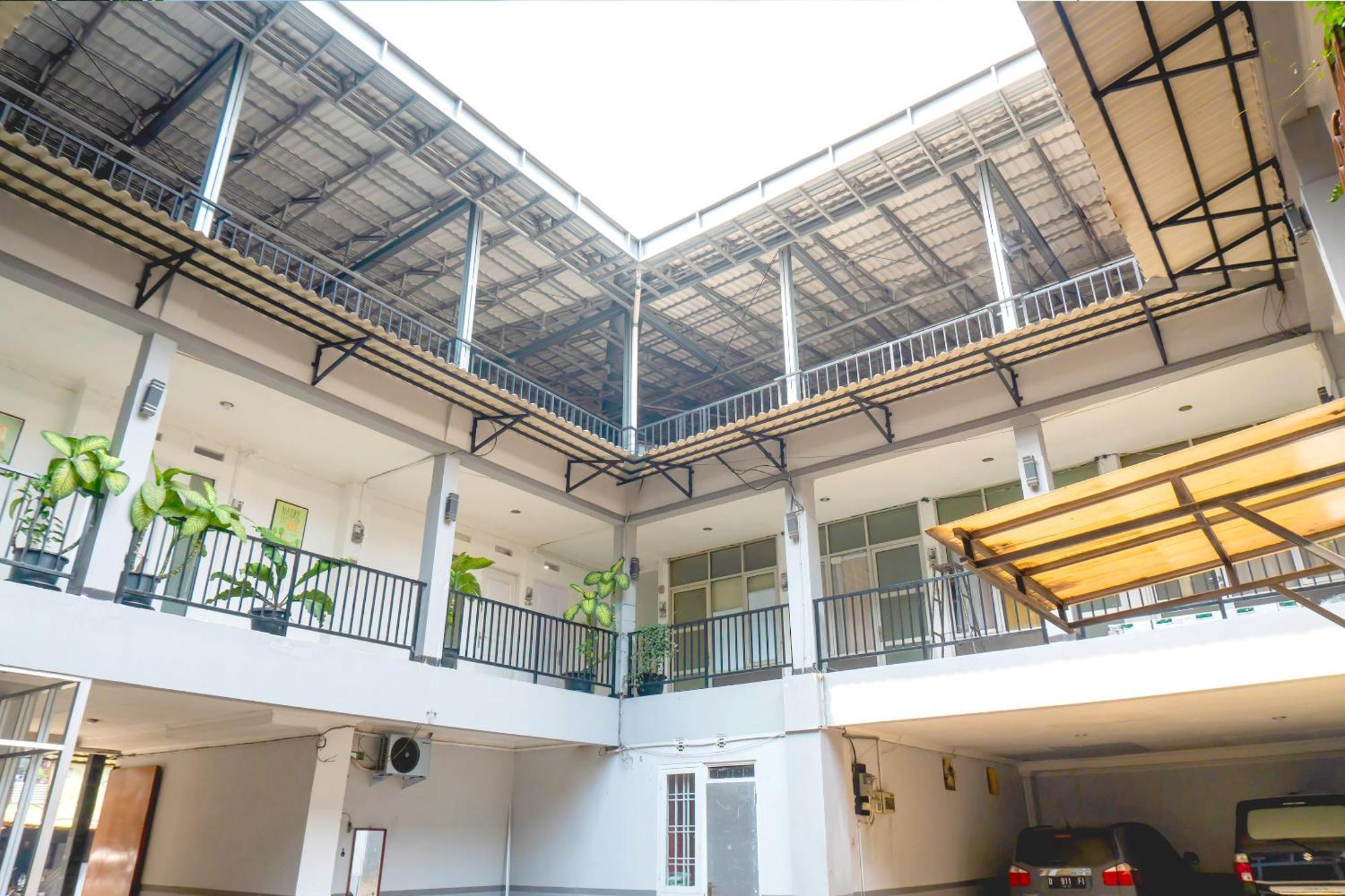 Super Oyo 617 Sukaraja Residence Syariah Bandung Exterior photo